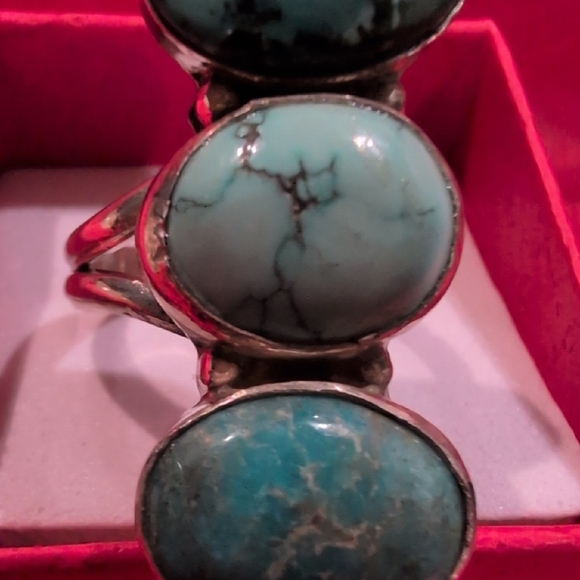 Turquoise Triple Stone Sterling Silver Ring - Picture 4 of 8